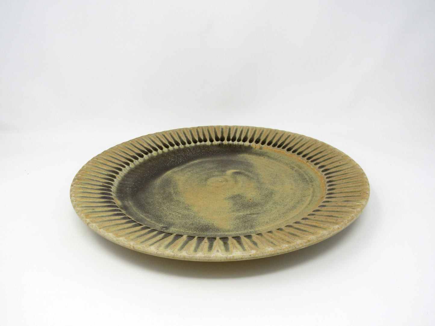 Fluted Dinner Plate in Goldenrod