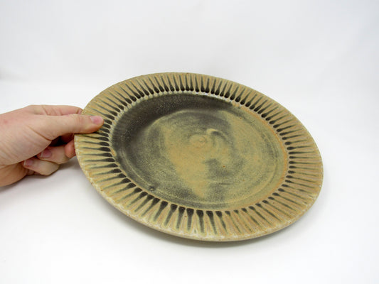 Fluted Dinner Plate in Goldenrod