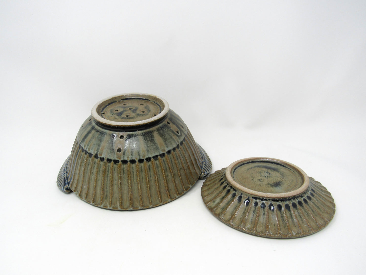 Fluted Berry Bowl in Blue Ridge