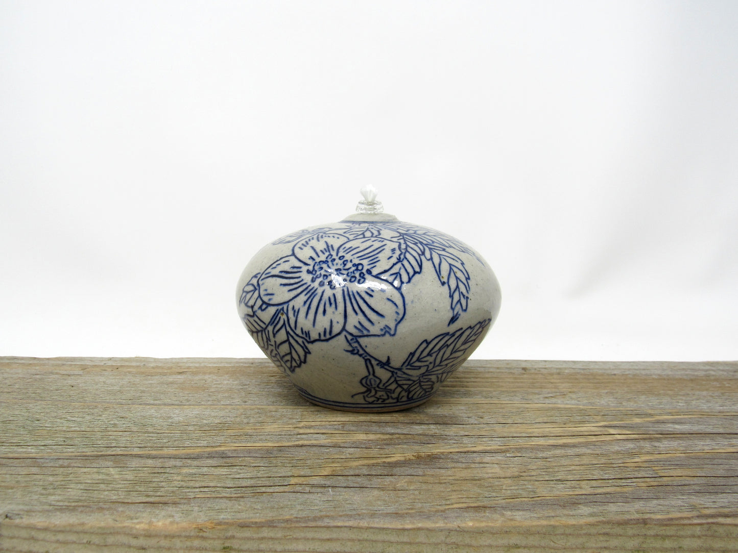 Oil Candle with Wild Rose Design