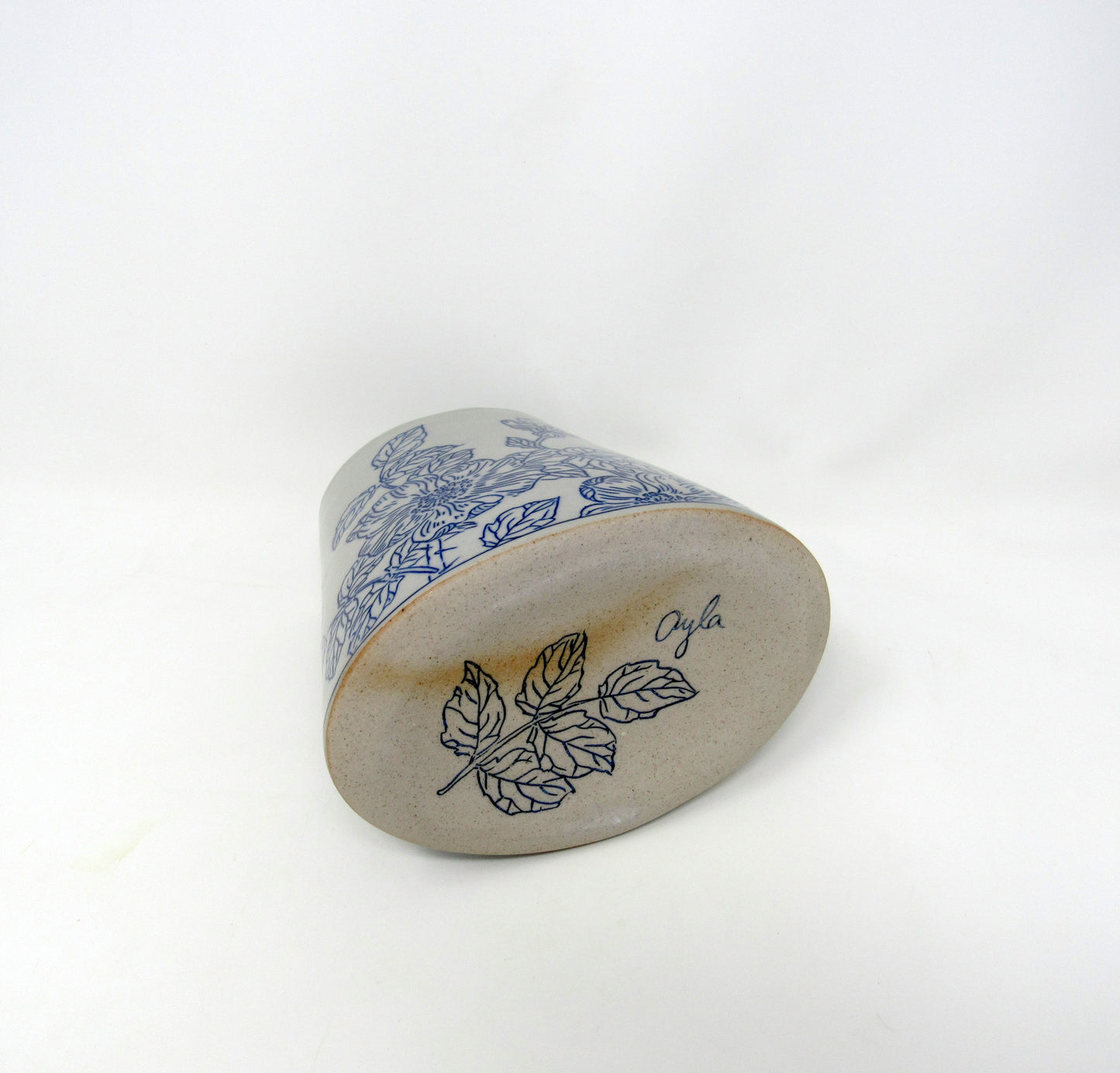 Oval Rugosa Rose Vase