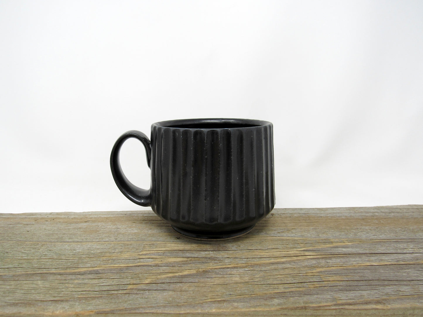 Fluted Mug in Black