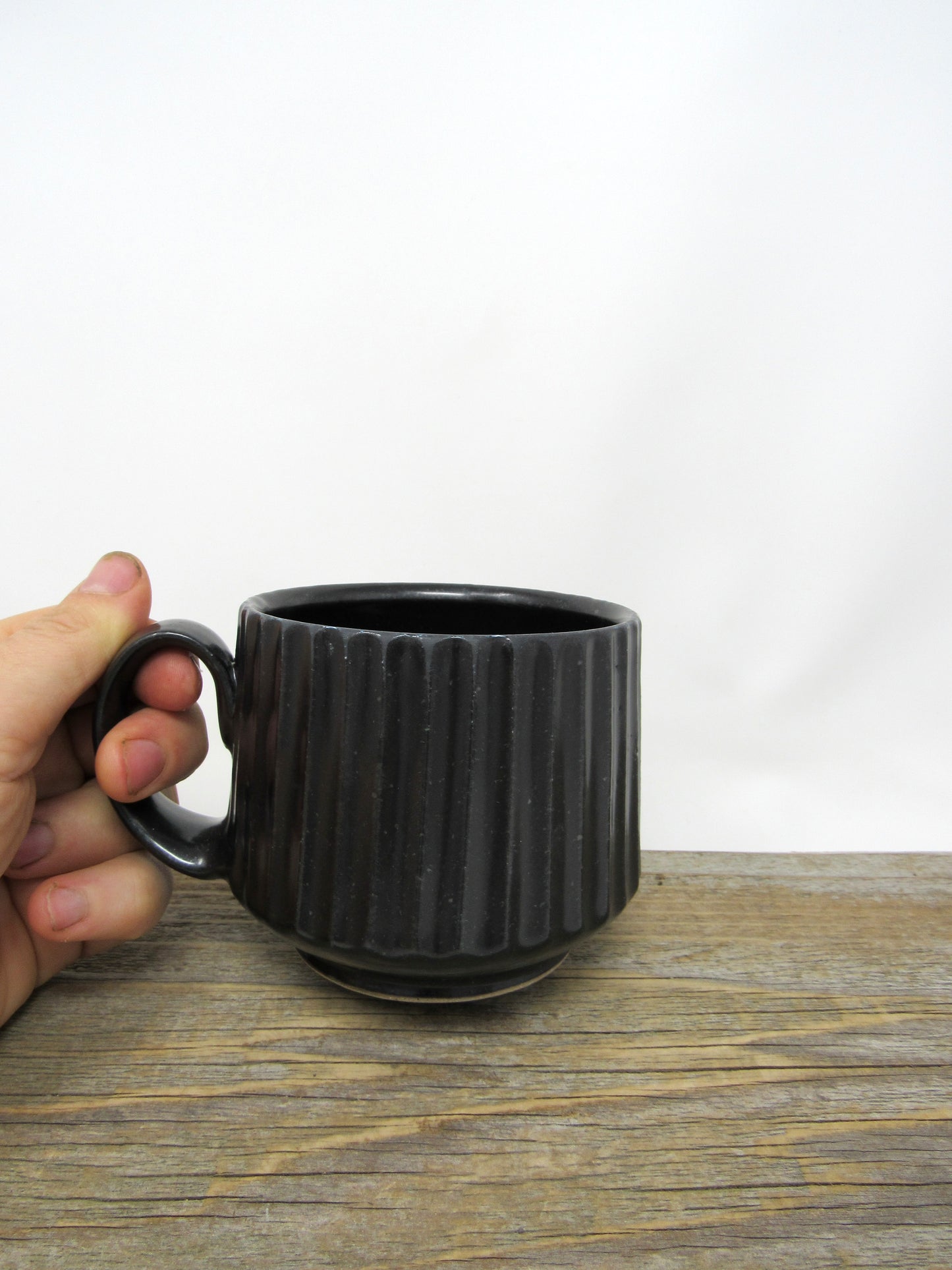 Fluted Mug in Black